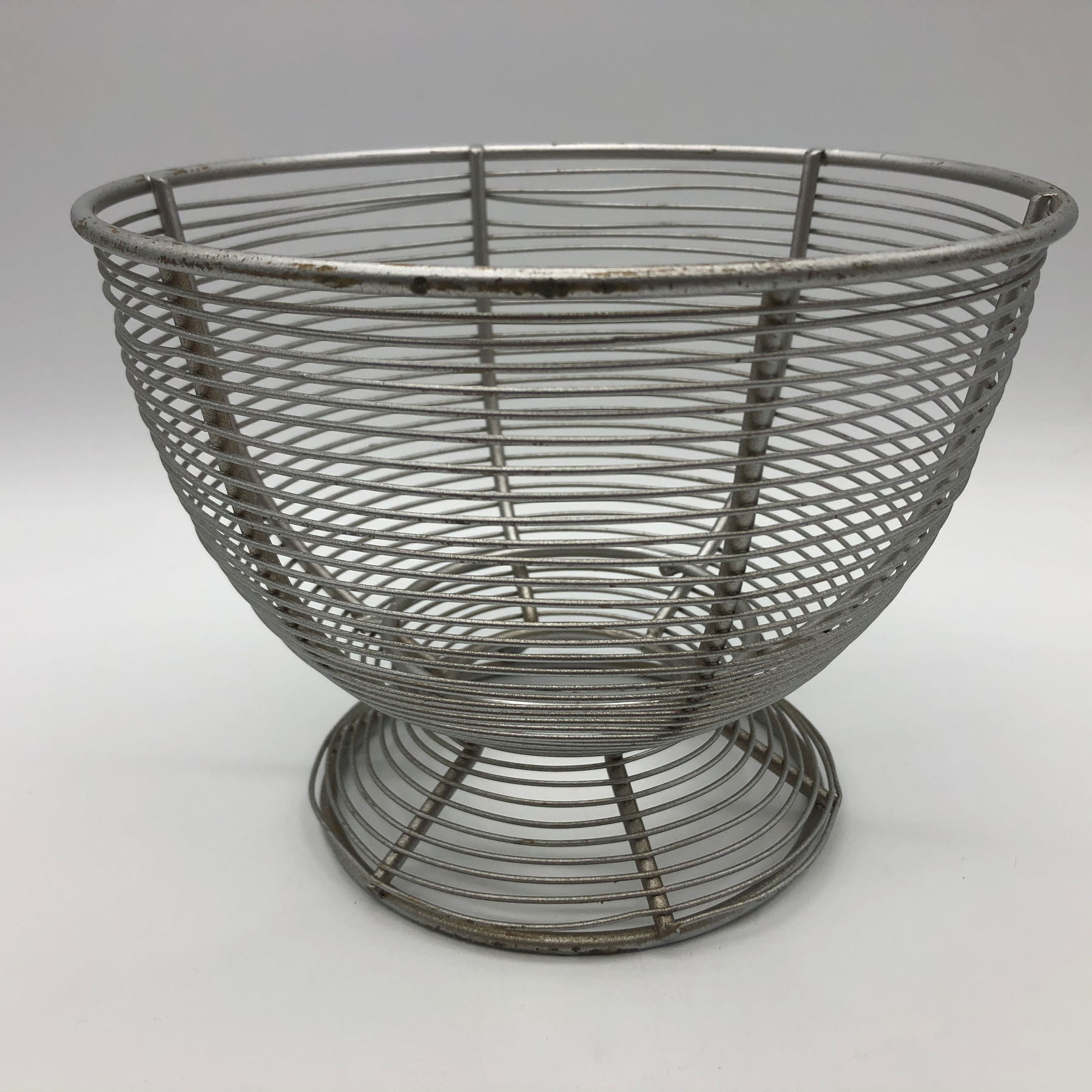 Vintage Footed Metal Wire Basket Bowl 71/2" by 53/4